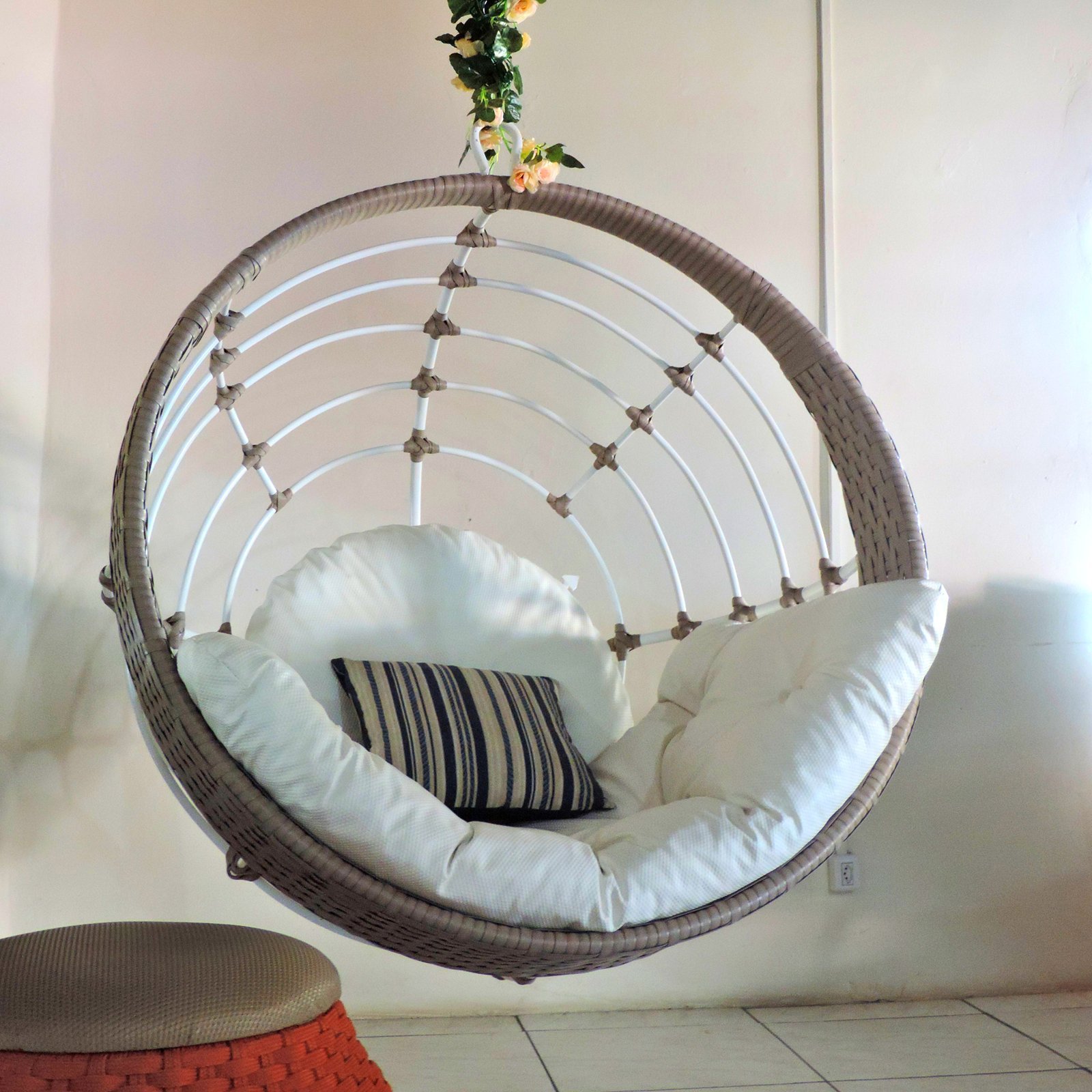 Balanço esfera exposto no showroom